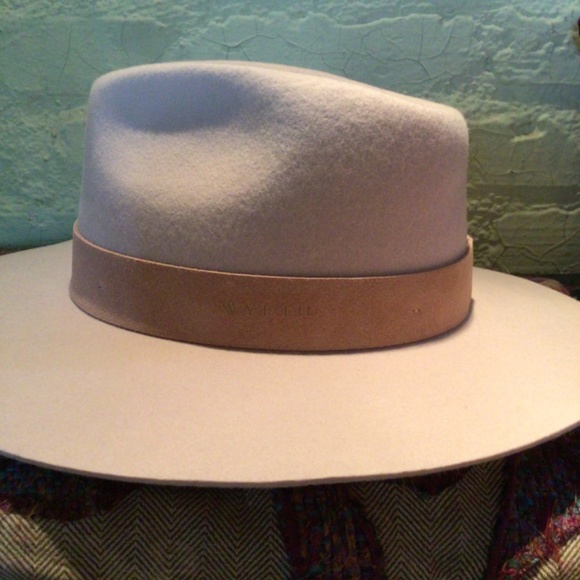 New! Wyeth peach cream wool rancher
